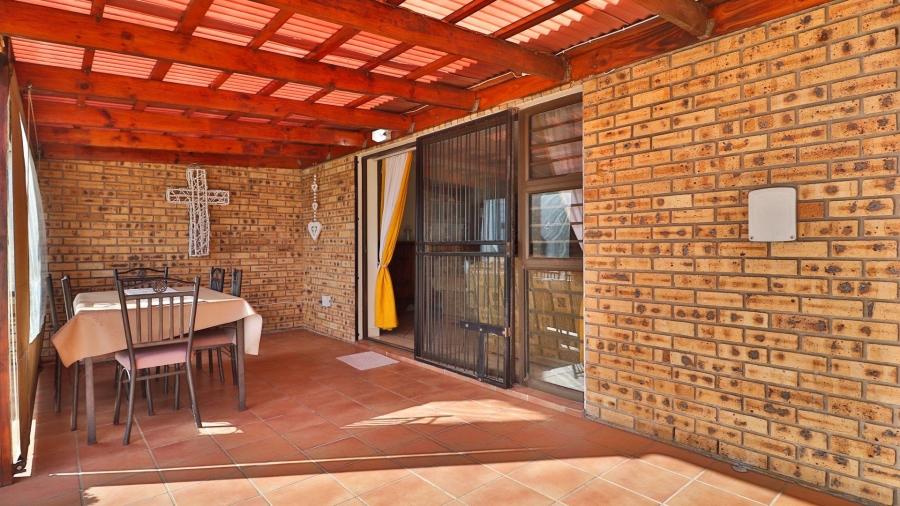 3 Bedroom Property for Sale in Dana Bay Western Cape
